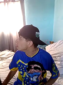 Snapshot of matiatr1112 chatting on November 10, 2025, 7:35 pm matiatr1112 online show from November 10, 2025, 7:35 pm