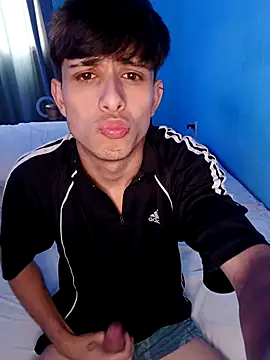 Snapshot of matiatr1112 chatting on November 12, 2025, 5:35 pm matiatr1112 online show from November 12, 2025, 5:35 pm