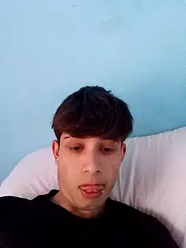 Snapshot of matiatr1112 chatting on November 17, 2025, 4:57 pm matiatr1112 online show from November 17, 2025, 4:57 pm