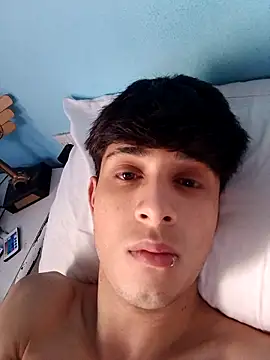 Snapshot of matiatr1112 chatting on November 22, 2025, 7:13 pm matiatr1112 online show from November 22, 2025, 7:13 pm