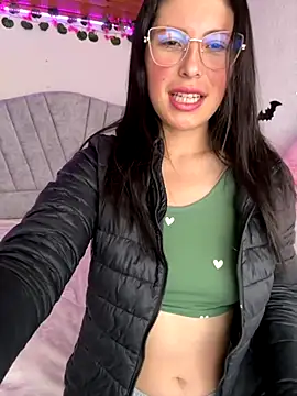 Mia salinass online show from October 26, 2025, 6:58 pm