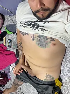 Snapshot of cfomega4592 chatting on November 22, 2025, 4:22 am cfomega4592 online show from November 22, 2025, 4:22 am