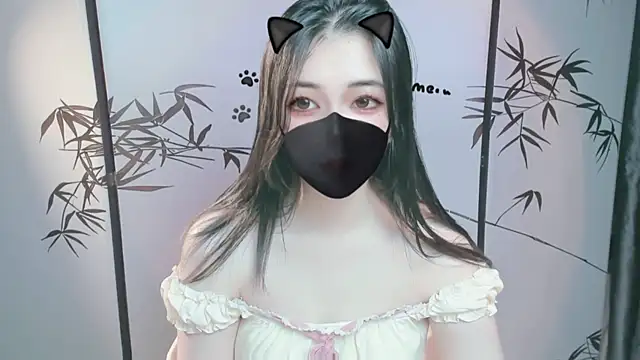 Sparkly Candy online show from November 3, 2025, 9:05 pm