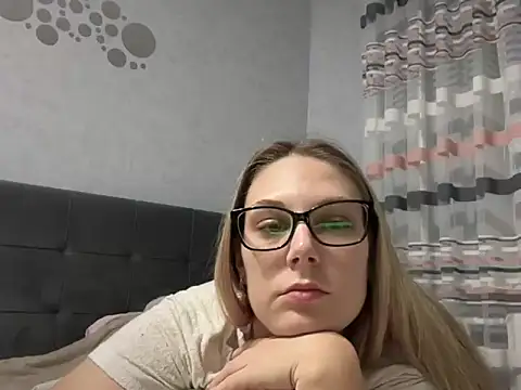 Snapshot of NikexPretty chatting on October 10, 2025, 8:41 pm NikexPretty online show from October 10, 2025, 8:41 pm
