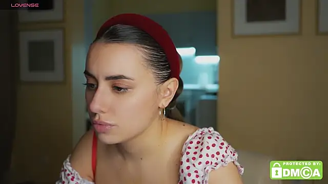 KateCarrey online show from October 28, 2025, 8:33 pm