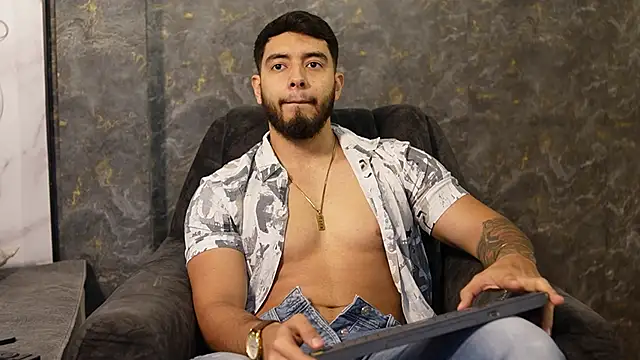 Snapshot of Nick_Vans chatting on September 27, 2025, 2:11 pm Nick Vans online show from September 27, 2025, 2:11 pm