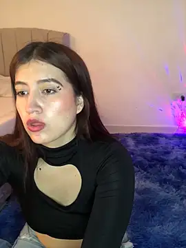 BrunnetAri  online show from October 10, 2025, 3:22 pm