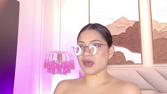 Snapshot of kendalFox_ chatting on October 26, 2025, 2:12 pm kendalFox online show from October 26, 2025, 2:12 pm