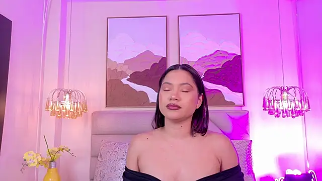 Snapshot of kendalFox_ chatting on December 5, 2025, 1:47 am kendalFox online show from December 5, 2025, 1:47 am