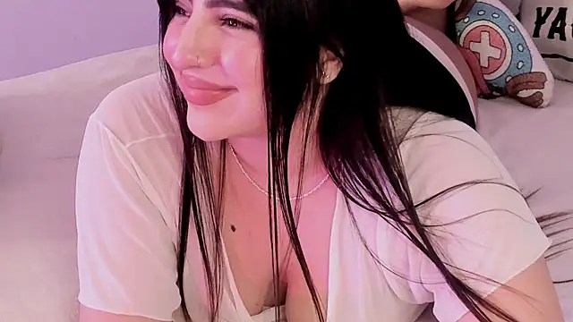 Snapshot of Camila_Matinez_ chatting on October 18, 2025, 12:13 am Camila Matinez online show from October 18, 2025, 12:13 am
