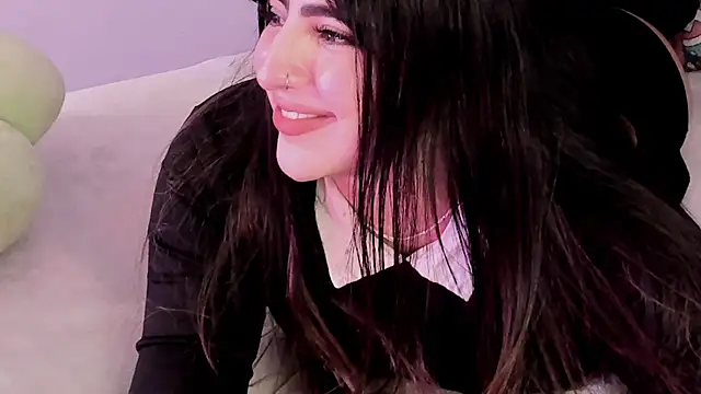 Camila Matinez  online show from October 21, 2025, 12:11 am