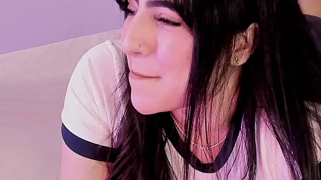 Camila Matinez  online show from November 22, 2025, 1:04 am