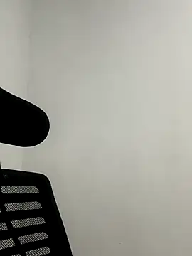 aliciia 23 online show from October 9, 2025, 4:10 am