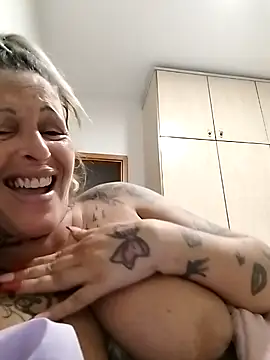 Snapshot of canariamorbosa chatting on October 5, 2025, 11:35 pm canariamorbosa online show from October 5, 2025, 11:35 pm