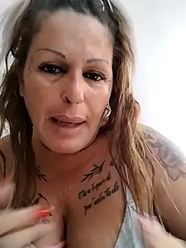 Snapshot of canariamorbosa chatting on October 6, 2025, 11:40 am canariamorbosa online show from October 6, 2025, 11:40 am