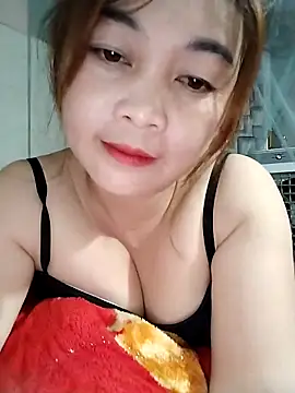 Snapshot of Lyly_nuce chatting on September 24, 2025, 3:15 pm Lyly nuce online show from September 24, 2025, 3:15 pm