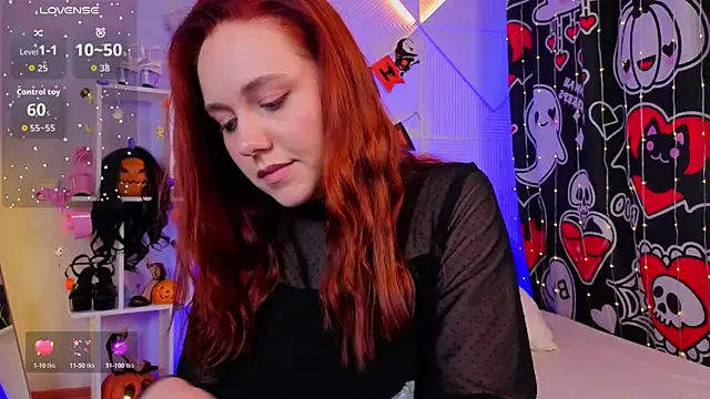 Snapshot of PollyVinice chatting on October 29, 2025, 12:29 pm PollyVinice online show from October 29, 2025, 12:29 pm