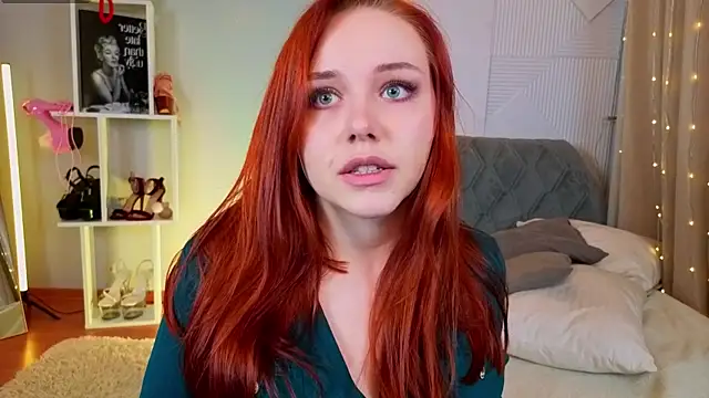 Snapshot of PollyVinice chatting on November 29, 2025, 12:19 pm PollyVinice online show from November 29, 2025, 12:19 pm