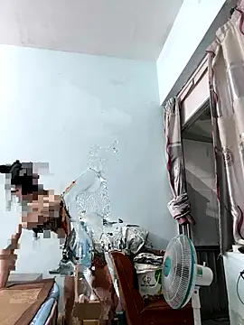 Snapshot of simsim-00 chatting on October 18, 2025, 1:12 pm simsim-00 online show from October 18, 2025, 1:12 pm