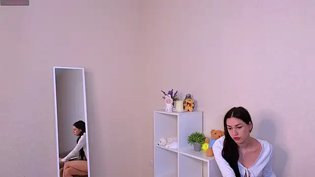 Snapshot of miacuteeee chatting on October 23, 2025, 4:06 pm miacuteeee online show from October 23, 2025, 4:06 pm