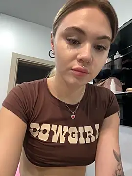 LunaMillie online show from October 20, 2025, 8:37 am