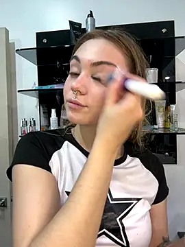 LunaMillie online show from October 21, 2025, 9:10 am