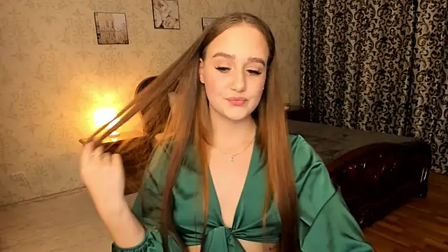 Snapshot of SabrinaCandi chatting on October 7, 2025, 7:33 pm SabrinaCandi online show from October 7, 2025, 7:33 pm