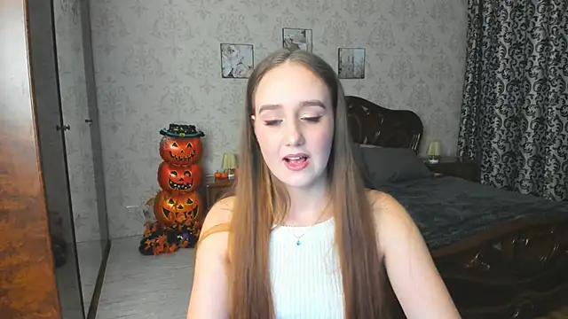 Snapshot of SabrinaCandi chatting on November 1, 2025, 8:00 pm SabrinaCandi online show from November 1, 2025, 8:00 pm