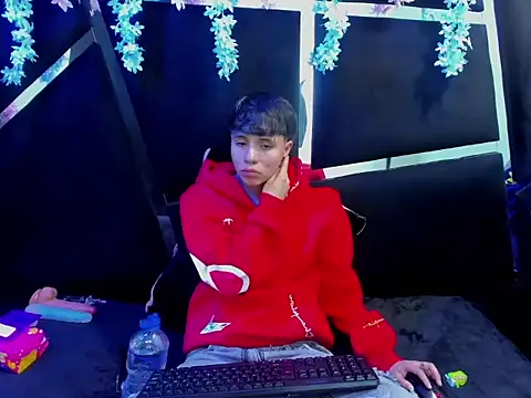 Snapshot of Bruno_Cruzz chatting on September 13, 2025, 3:06 am Bruno Cruzz online show from September 13, 2025, 3:06 am