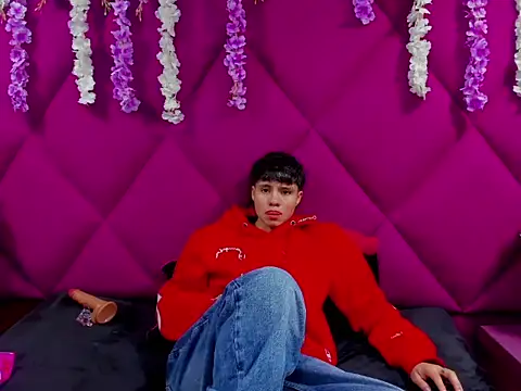 Snapshot of Bruno_Cruzz chatting on September 27, 2025, 2:27 am Bruno Cruzz online show from September 27, 2025, 2:27 am