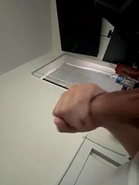 Snapshot of lionr0660 chatting on November 7, 2025, 5:24 pm lionr0660 online show from November 7, 2025, 5:24 pm