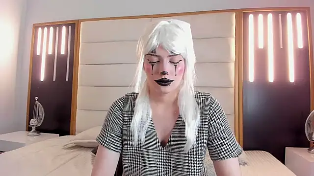 RebecaSnow online show from October 15, 2025, 8:53 pm