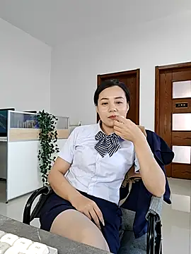 Snapshot of bingxin- chatting on October 16, 2025, 4:57 am bingxin- online show from October 16, 2025, 4:57 am