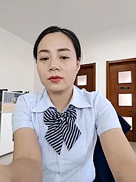 Snapshot of bingxin- chatting on October 28, 2025, 3:43 am bingxin- online show from October 28, 2025, 3:43 am