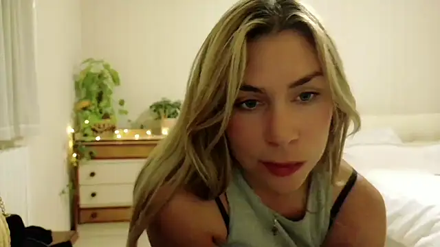 wonderalice31 online show from November 9, 2025, 8:40 pm