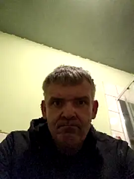 Snapshot of Mariop9999 chatting on December 2, 2025, 12:27 am Mariop9999 online show from December 2, 2025, 12:27 am