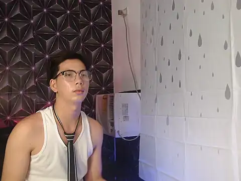 ursweet jade online show from September 22, 2025, 1:35 pm