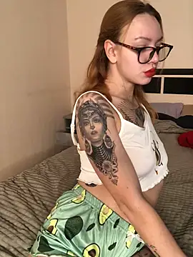 Snapshot of Amore_Mia_ chatting on November 12, 2025, 5:08 am Amore Mia online show from November 12, 2025, 5:08 am