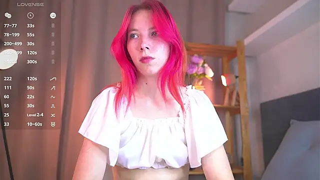 Snapshot of JuliannaWenger chatting on October 10, 2025, 4:28 pm JuliannaWenger online show from October 10, 2025, 4:28 pm