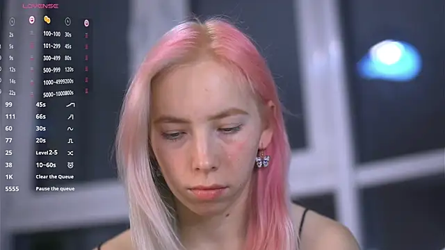 Snapshot of JuliannaWenger chatting on November 23, 2025, 3:45 pm JuliannaWenger online show from November 23, 2025, 3:45 pm