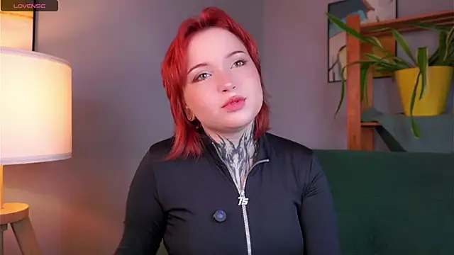 MarnaHarbor online show from October 1, 2025, 1:06 pm