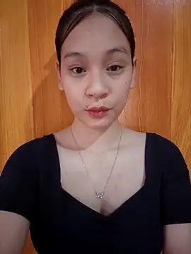 Snapshot of ChiecumBae chatting on October 26, 2025, 12:49 am ChiecumBae online show from October 26, 2025, 12:49 am