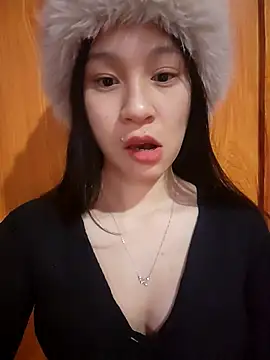 Snapshot of ChiecumBae chatting on December 5, 2025, 12:41 am ChiecumBae online show from December 5, 2025, 12:41 am