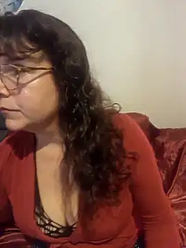 Snapshot of Violaine13 chatting on September 24, 2025, 6:33 pm Violaine13 online show from September 24, 2025, 6:33 pm