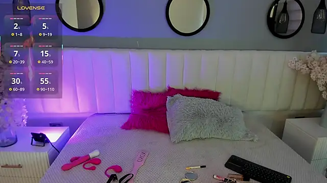 Snapshot of Mila_Hank_ chatting on November 8, 2025, 12:16 pm Mila Hank online show from November 8, 2025, 12:16 pm