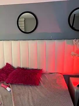 Snapshot of Mila_Hank_ chatting on November 30, 2025, 12:14 am Mila Hank online show from November 30, 2025, 12:14 am