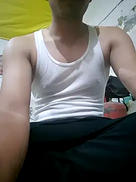 Snapshot of RockRolaxxx chatting on November 7, 2025, 5:35 pm RockRolaxxx online show from November 7, 2025, 5:35 pm