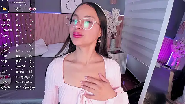 Snapshot of Annie__2 chatting on September 29, 2025, 12:10 pm Annie 2 online show from September 29, 2025, 12:10 pm