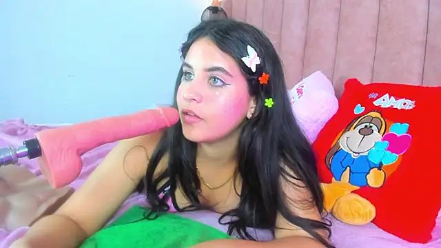 LizzyOlsen online show from November 22, 2025, 9:08 am