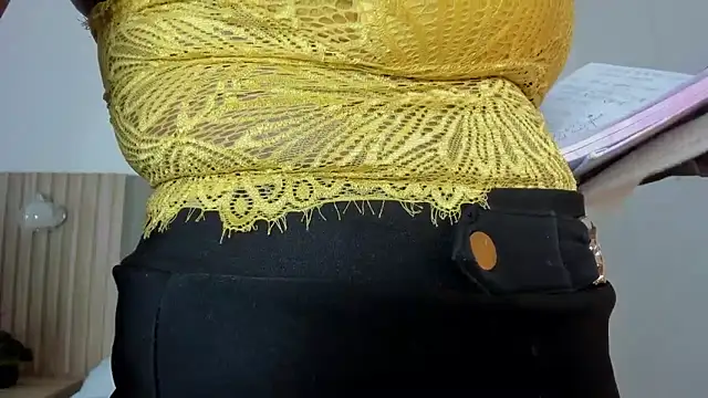 coral15  online show from December 16, 2025, 2:27 am